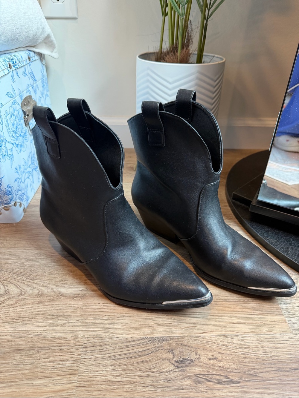 Black Women's Pointed-Toe High Ankle Boots